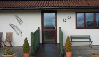 horseshoe cottage ramp