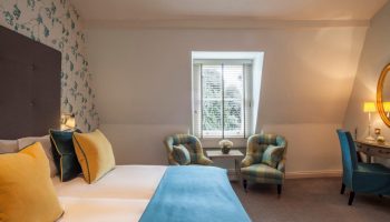 roseate villa chairs