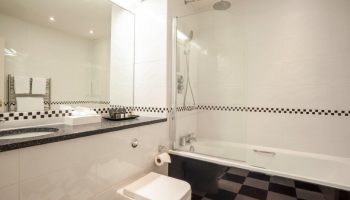 roseate villa bathroom